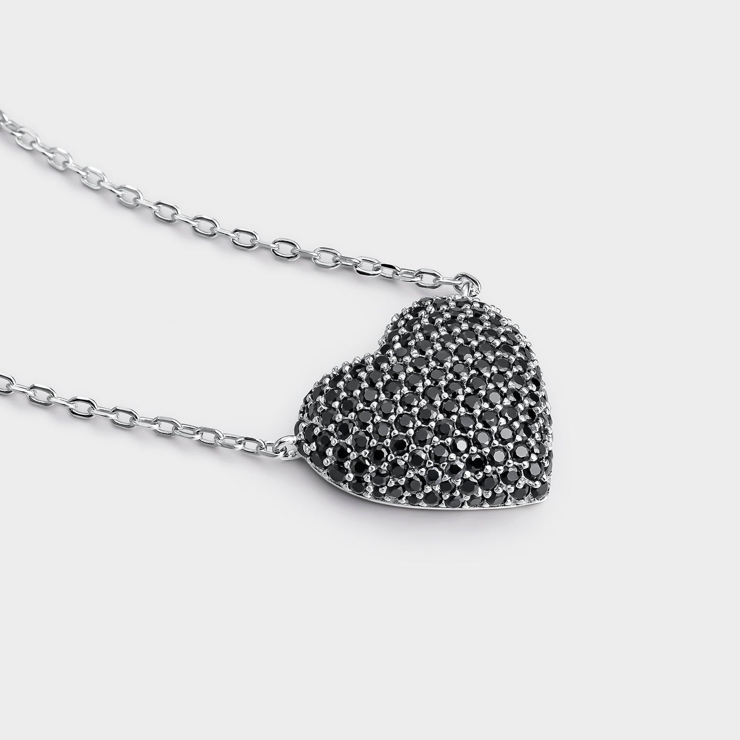 Collar corazón pavé negro